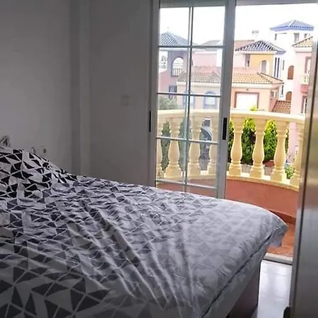 Climatise Deux Front De Et Piscine Torrevieja