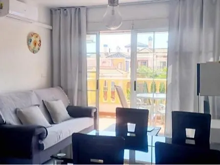 Climatise Deux Front De Et Piscine Apartment *